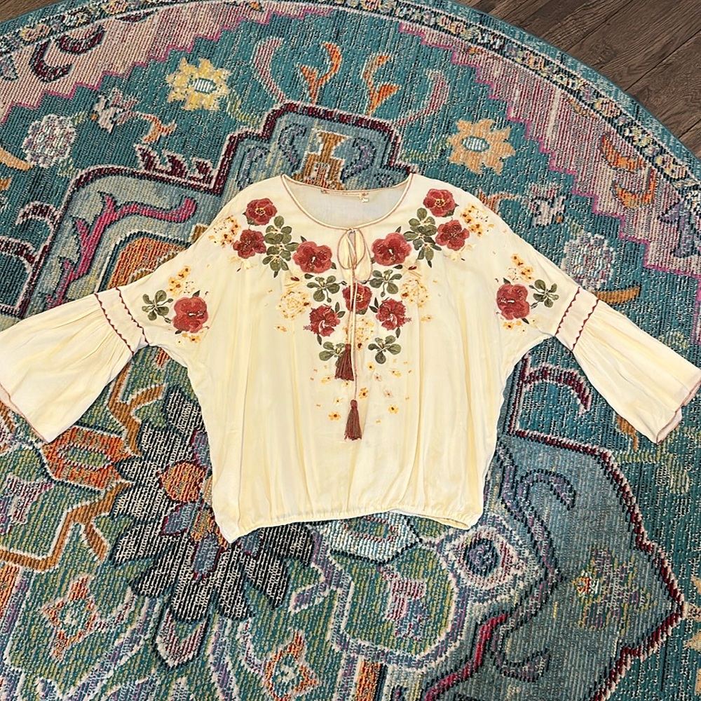 Chelsea and Violet  Beautiful floral top